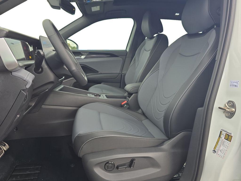 new 2025 Volkswagen Tiguan car, priced at $33,167