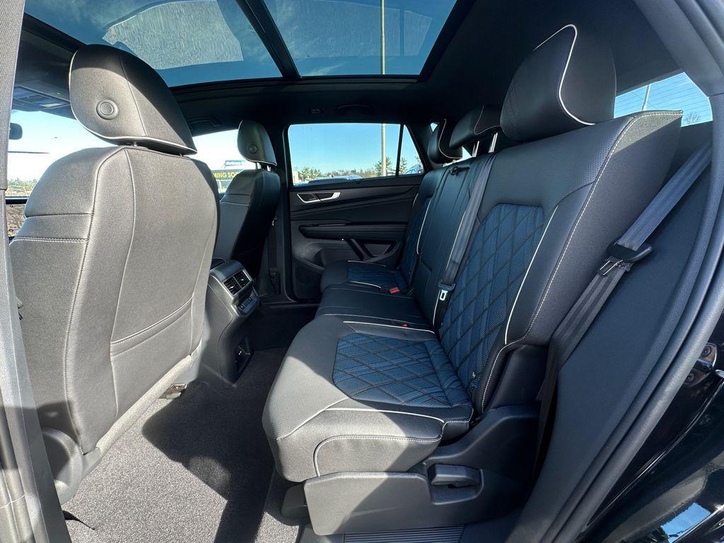 new 2026 Volkswagen Atlas Cross Sport car, priced at $51,519