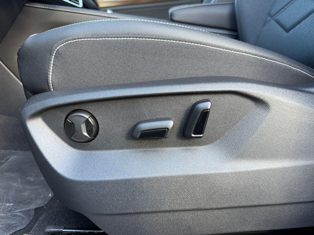 new 2026 Volkswagen Atlas car, priced at $39,365