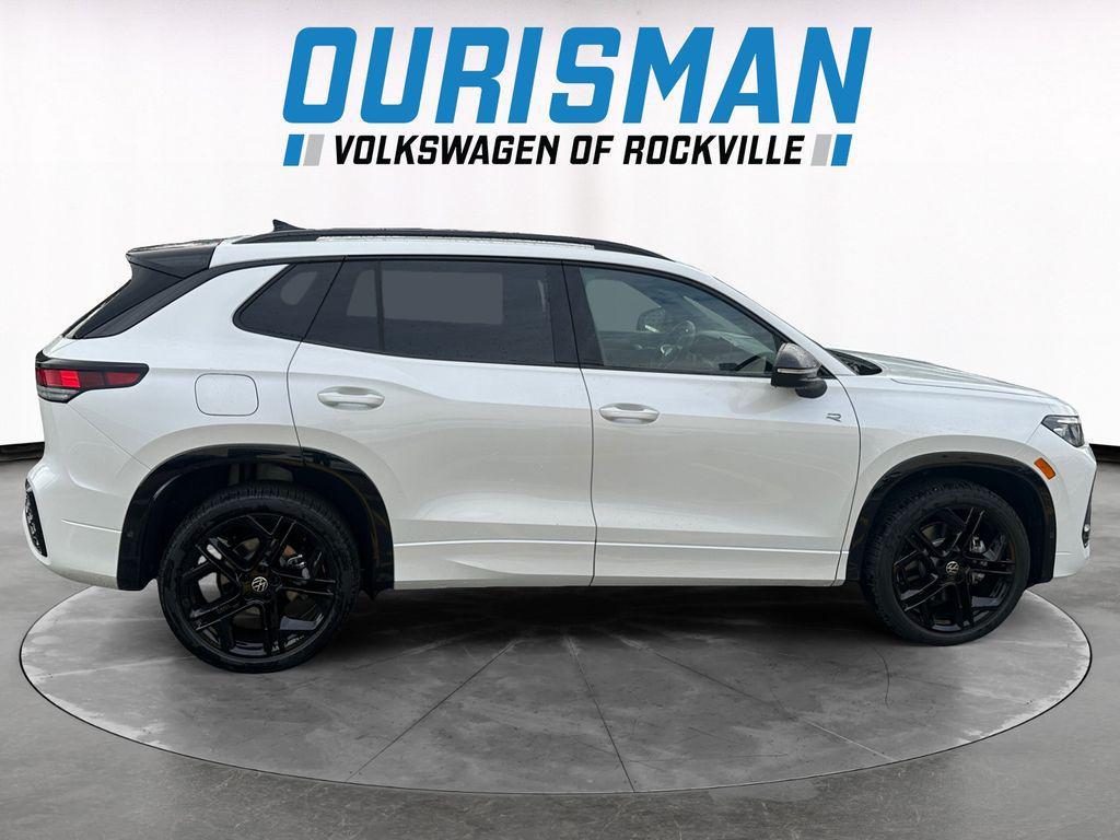 new 2025 Volkswagen Tiguan car, priced at $33,910