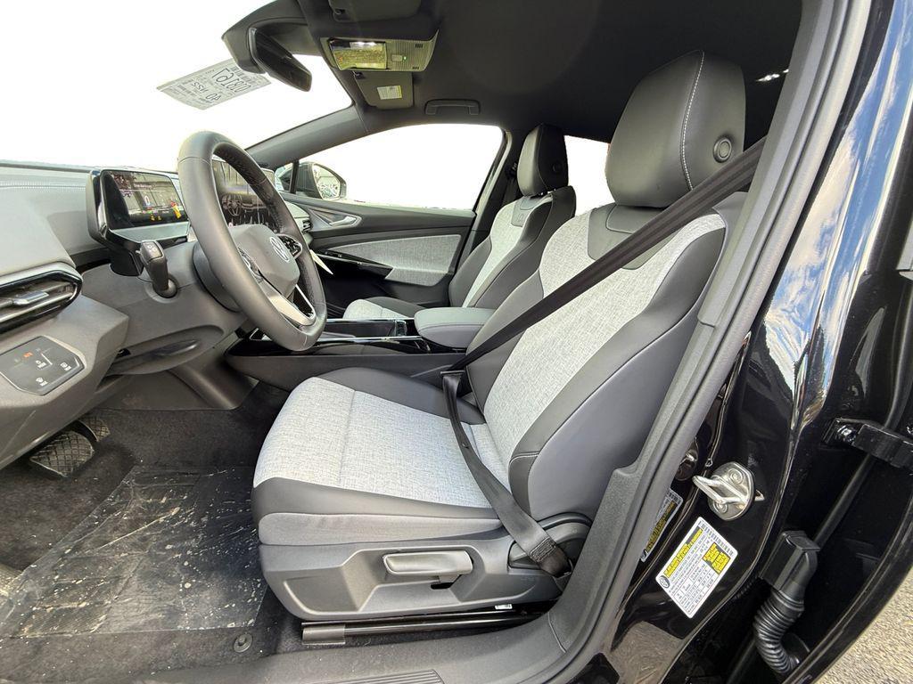 new 2025 Volkswagen ID.4 car, priced at $34,135