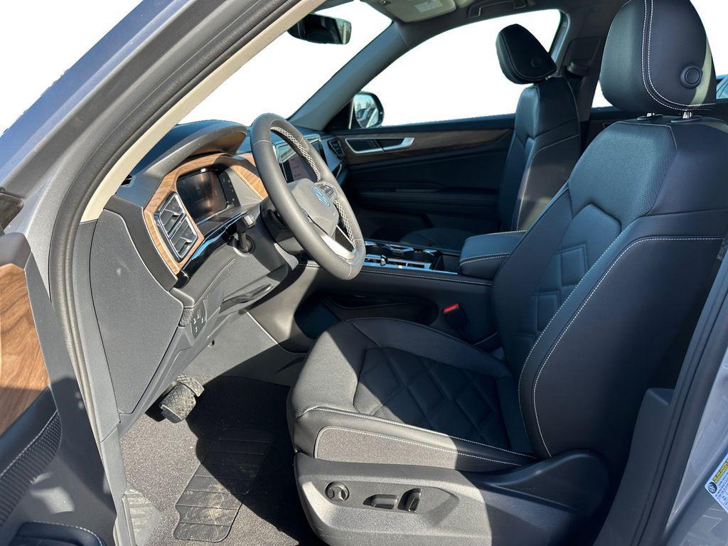 new 2026 Volkswagen Atlas car, priced at $43,579