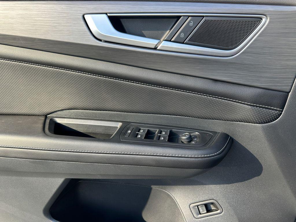 new 2026 Volkswagen Atlas Cross Sport car, priced at $45,346