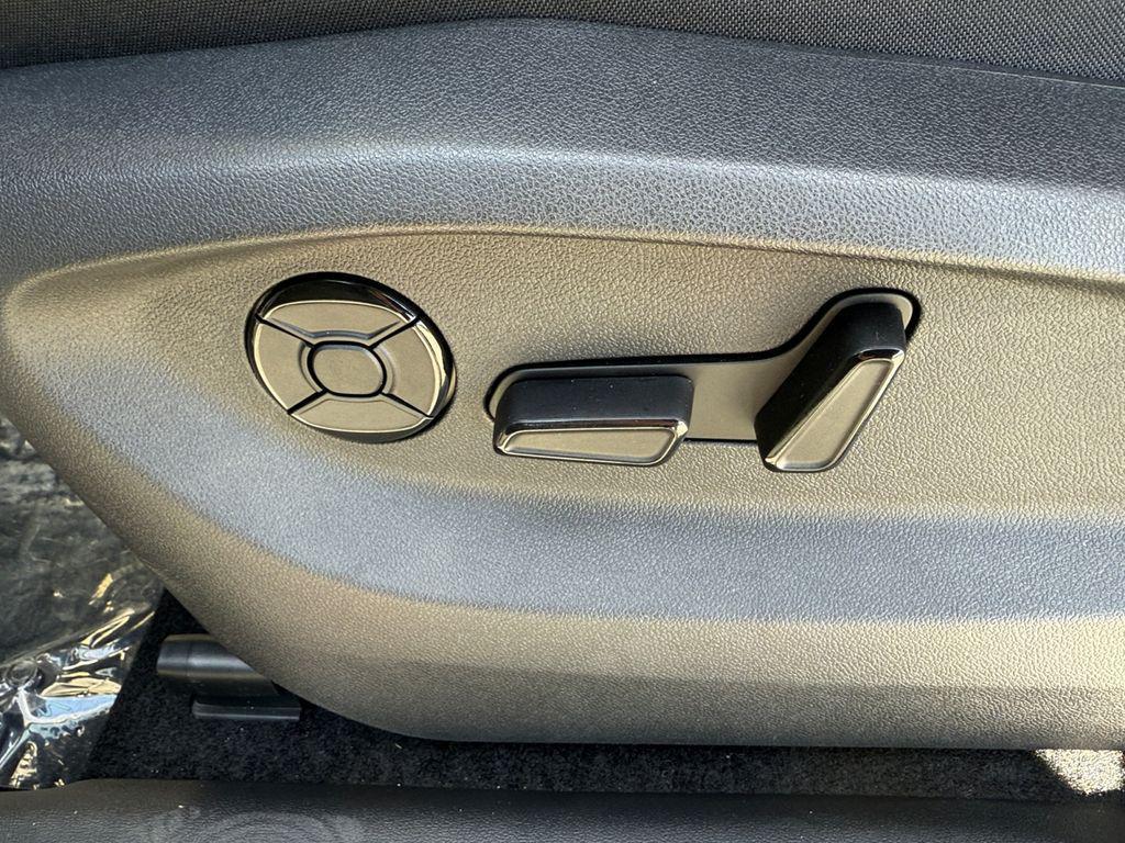 new 2025 Volkswagen Tiguan car, priced at $35,287