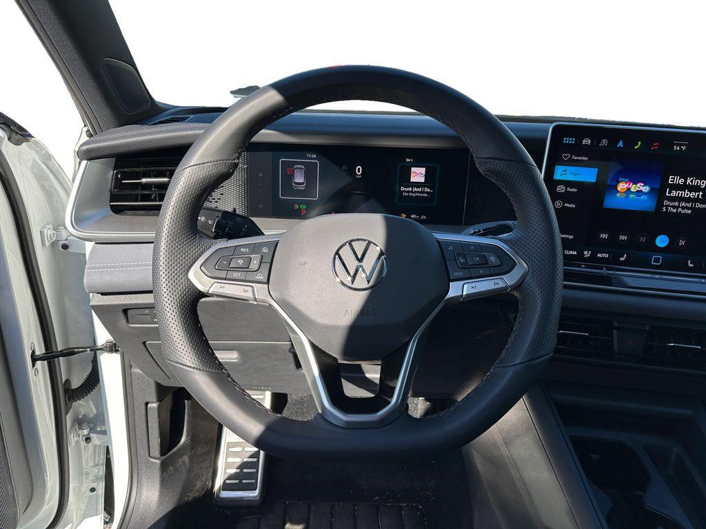 new 2025 Volkswagen Tiguan car, priced at $33,167