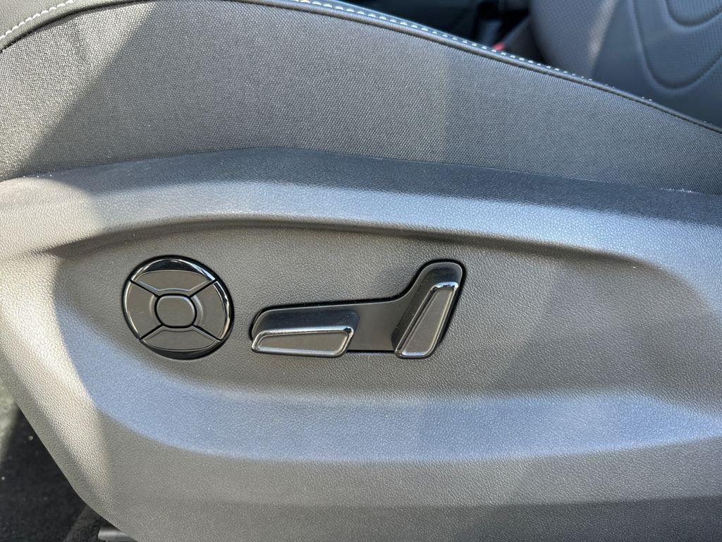 new 2025 Volkswagen Tiguan car, priced at $33,167