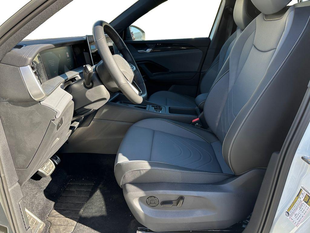 new 2025 Volkswagen Tiguan car, priced at $33,167