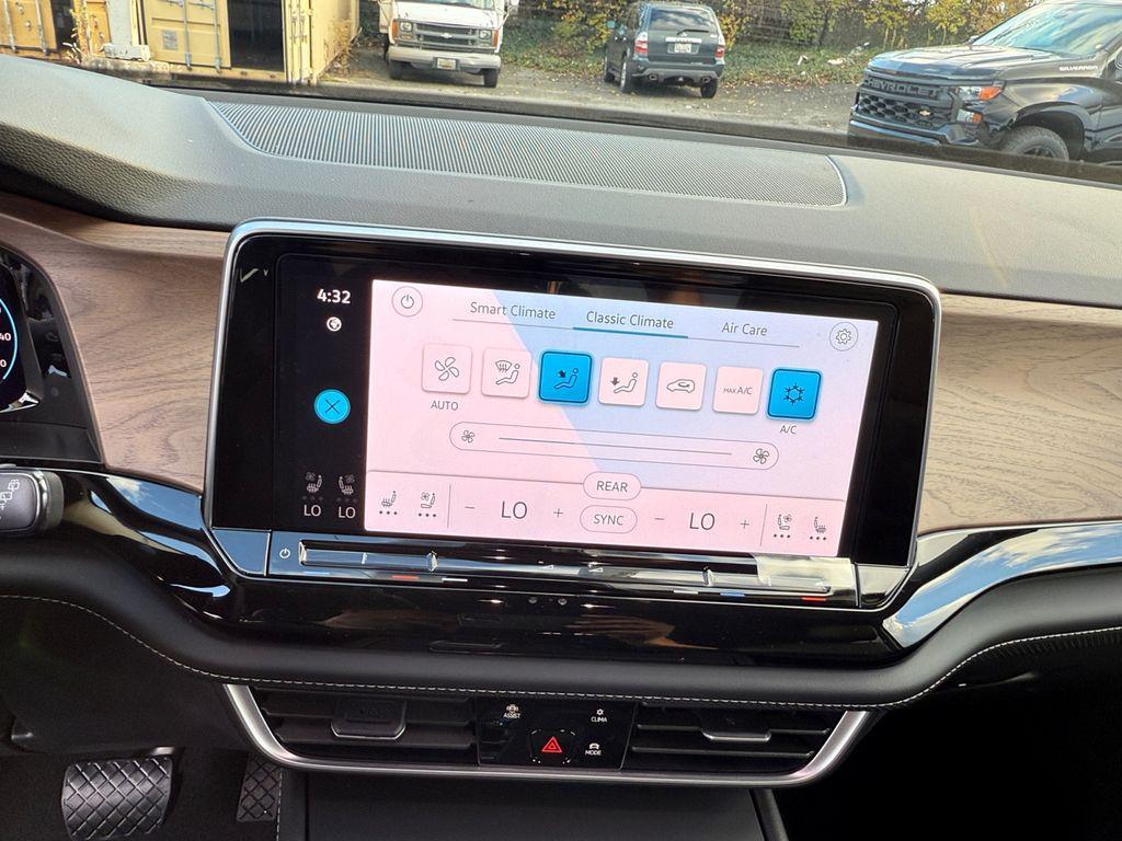 new 2026 Volkswagen Atlas car, priced at $38,570