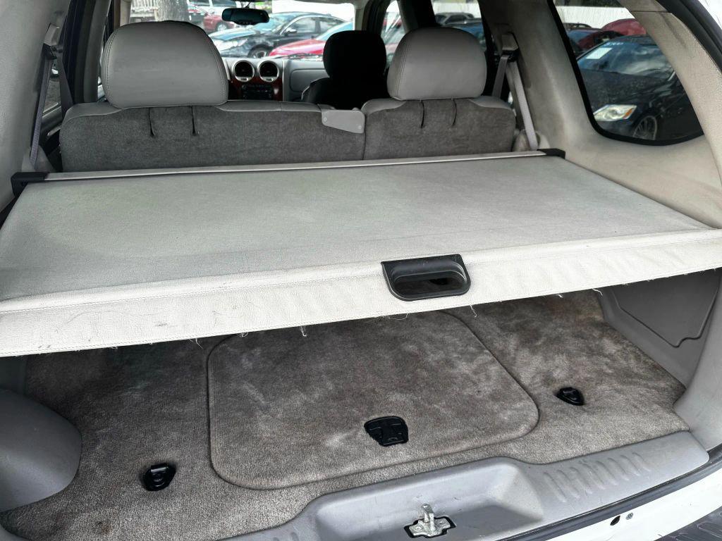 used 2006 GMC Envoy car, priced at $3,750