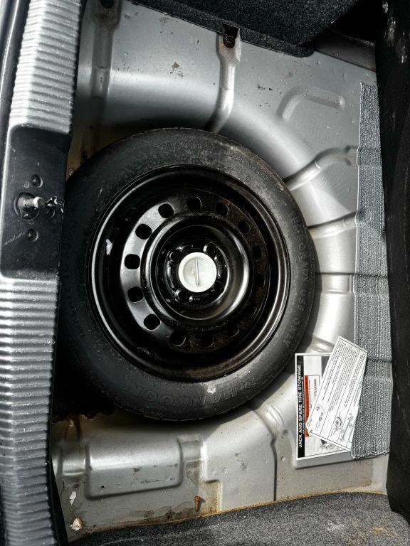 used 2007 Ford Focus car, priced at $2,500