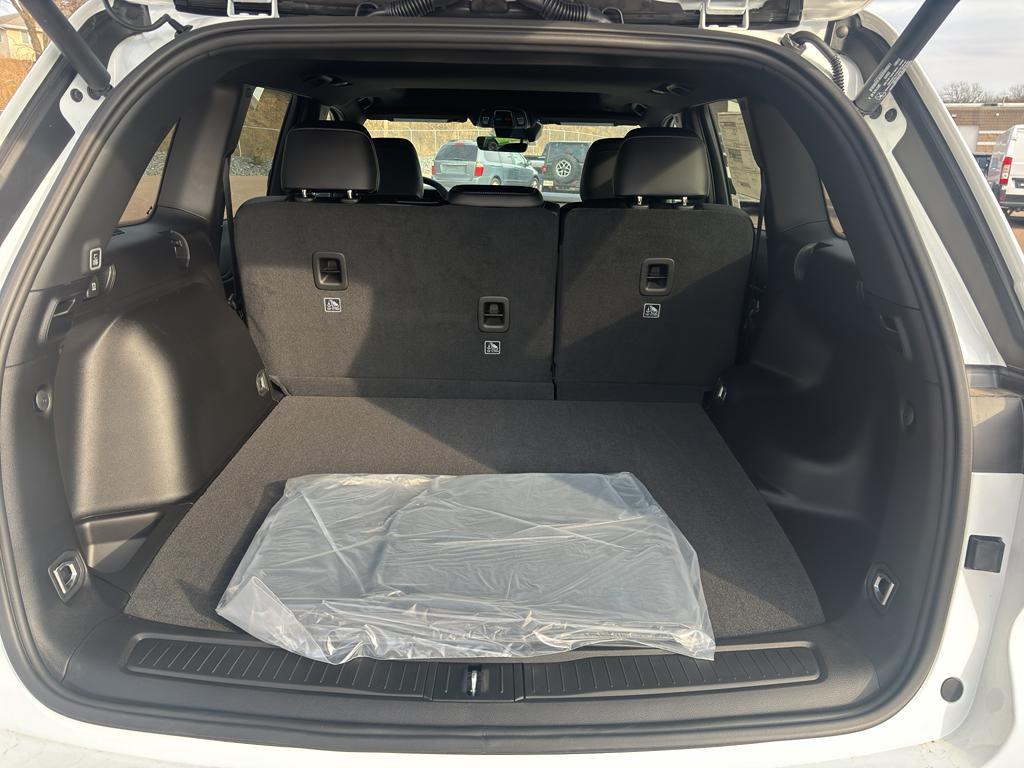 new 2025 Jeep Grand Cherokee car, priced at $46,135