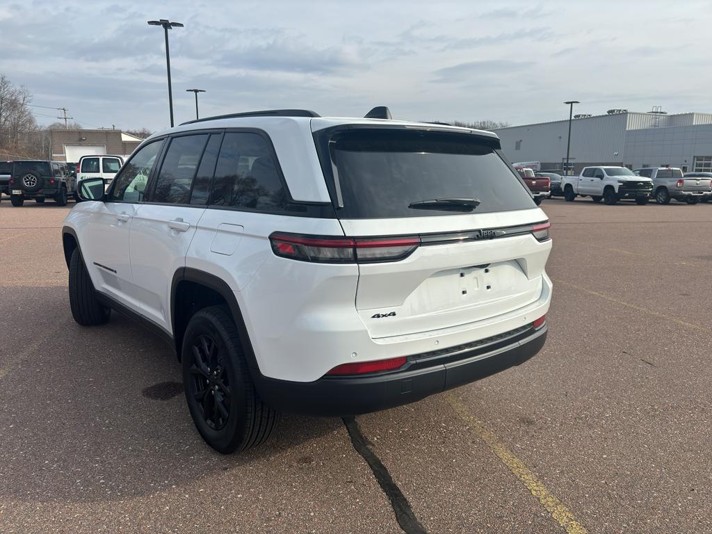 new 2025 Jeep Grand Cherokee car, priced at $46,135