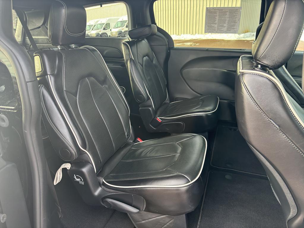 used 2025 Chrysler Pacifica car, priced at $40,094