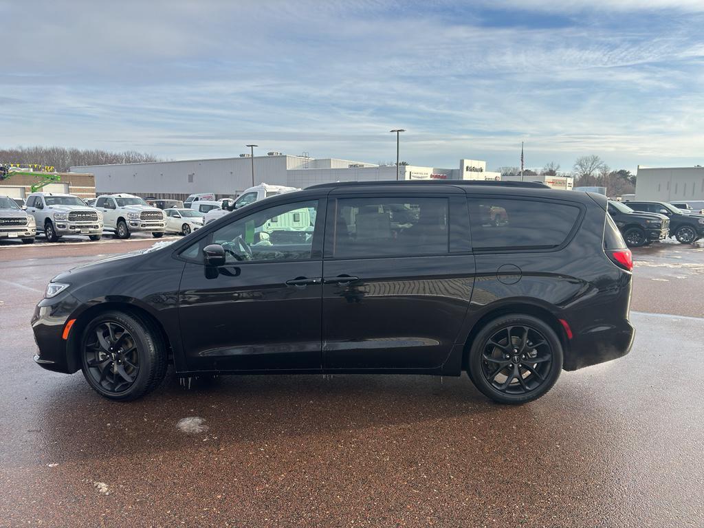 used 2025 Chrysler Pacifica car, priced at $40,094