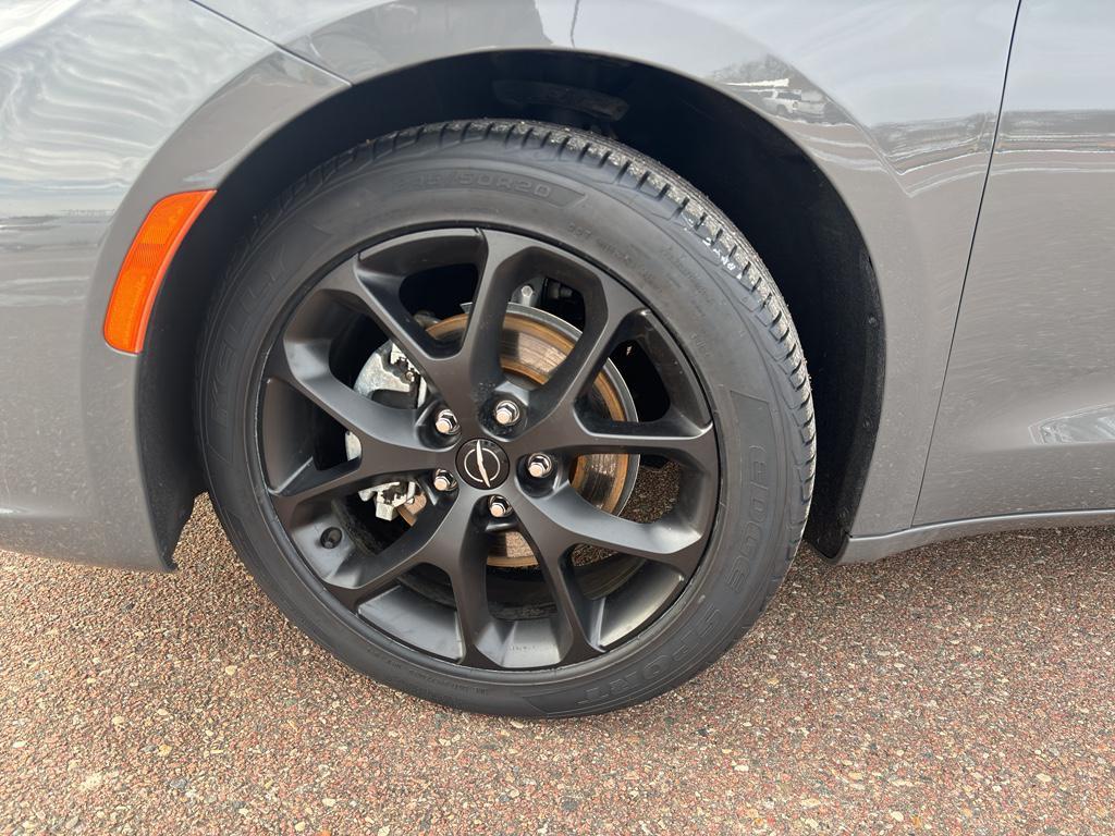 used 2025 Chrysler Pacifica car, priced at $40,216