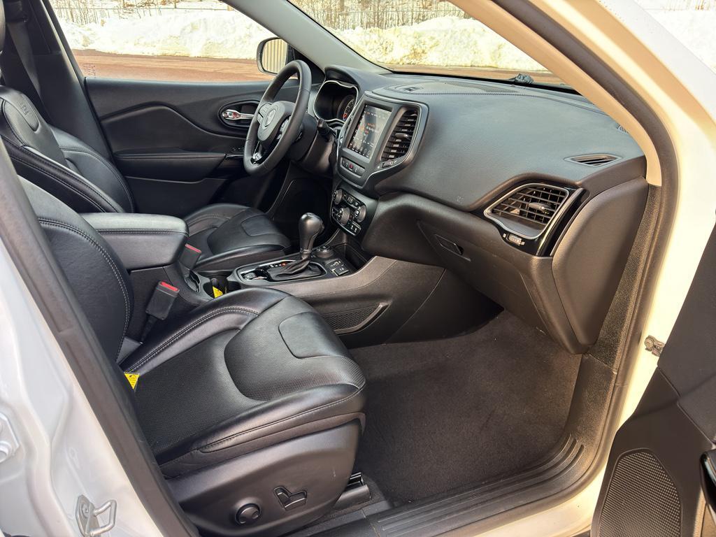 used 2023 Jeep Cherokee car, priced at $24,738