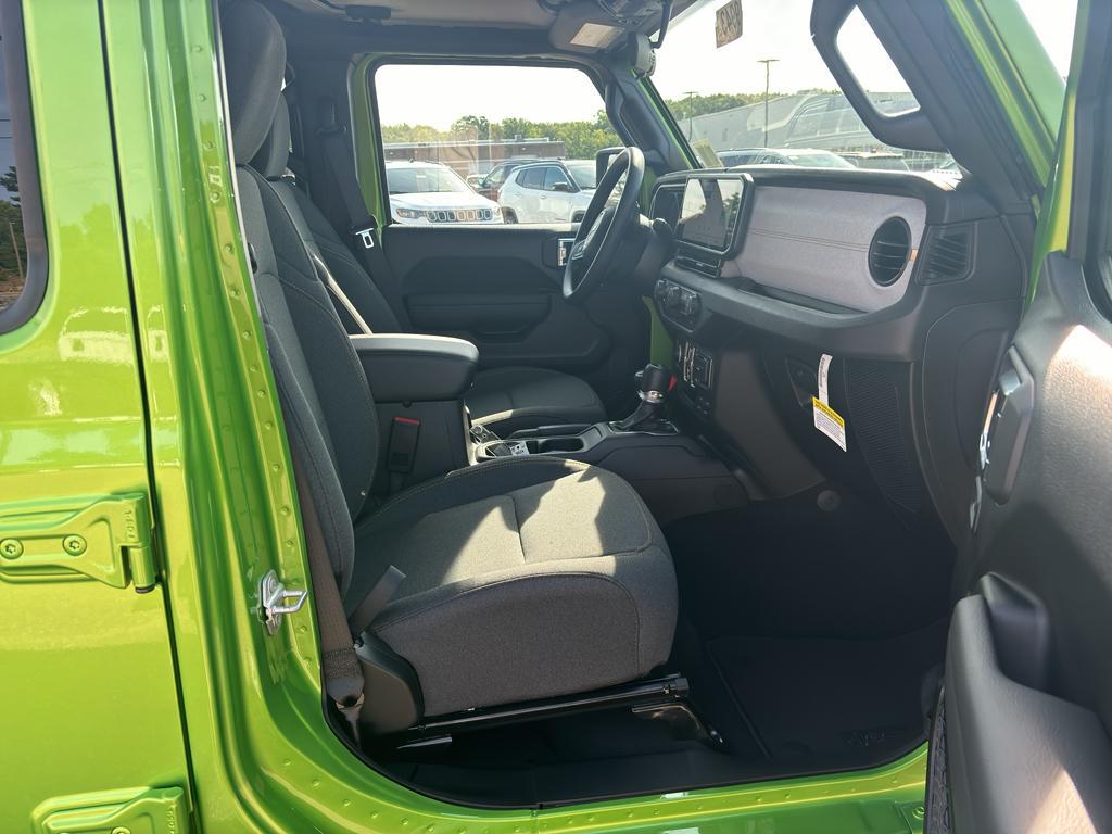 new 2025 Jeep Wrangler car, priced at $47,370