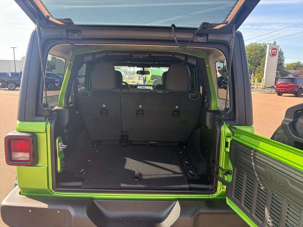 new 2025 Jeep Wrangler car, priced at $47,370