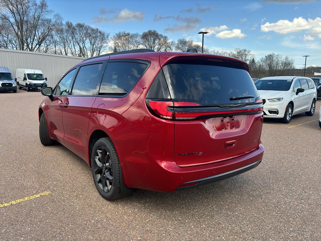 new 2026 Chrysler Pacifica car, priced at $56,290