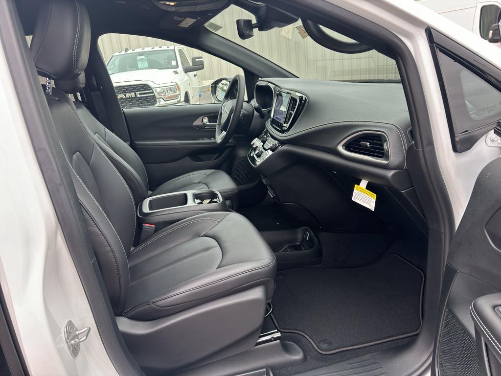 new 2026 Chrysler Pacifica car, priced at $50,785