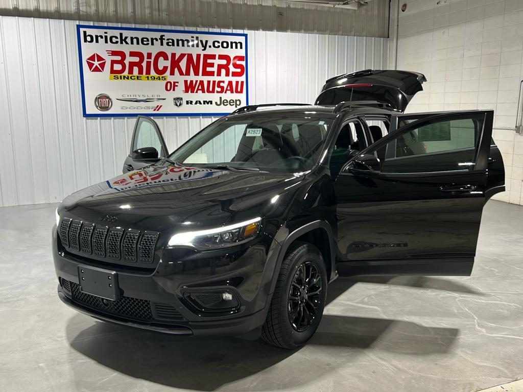 used 2023 Jeep Cherokee car, priced at $24,269
