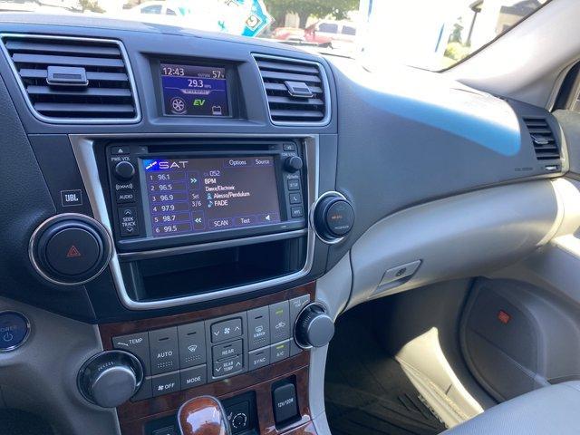 used 2013 Toyota Highlander Hybrid car, priced at $16,395