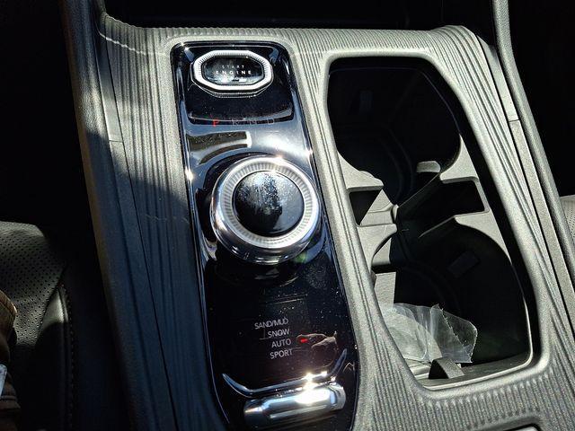new 2026 Jeep Cherokee car, priced at $42,979