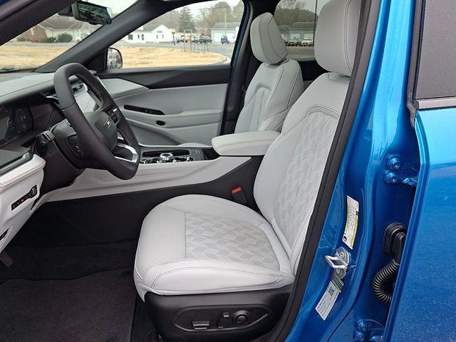 new 2026 Jeep Cherokee car, priced at $45,990