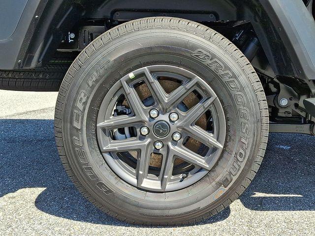new 2026 Jeep Gladiator car, priced at $42,684