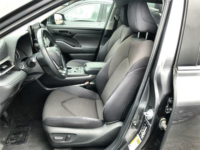 used 2024 Toyota Highlander car, priced at $32,810