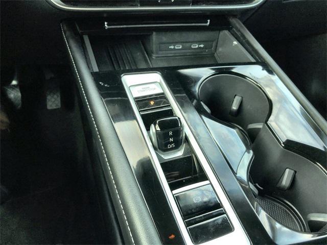 used 2025 Volkswagen Atlas car, priced at $33,518