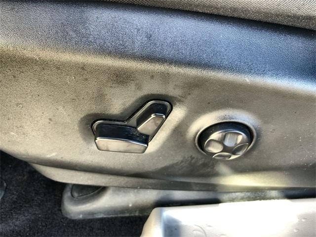 used 2024 Chrysler Pacifica Hybrid car, priced at $28,751