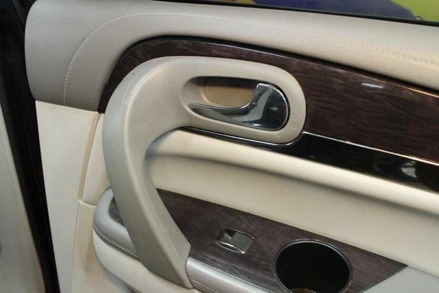 used 2015 Buick Enclave car, priced at $10,900