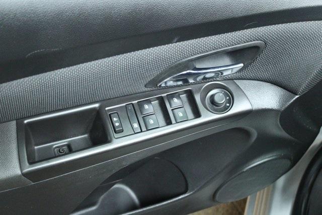 used 2015 Chevrolet Cruze car, priced at $8,500