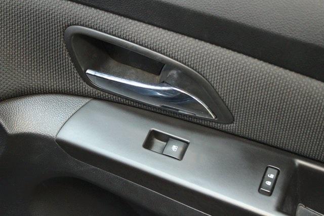 used 2015 Chevrolet Cruze car, priced at $6,900