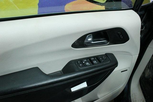 used 2018 Chrysler Pacifica car, priced at $13,900