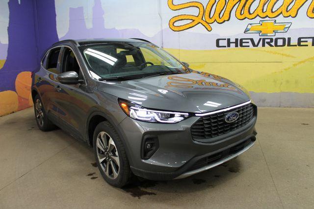 used 2025 Ford Escape car, priced at $26,900