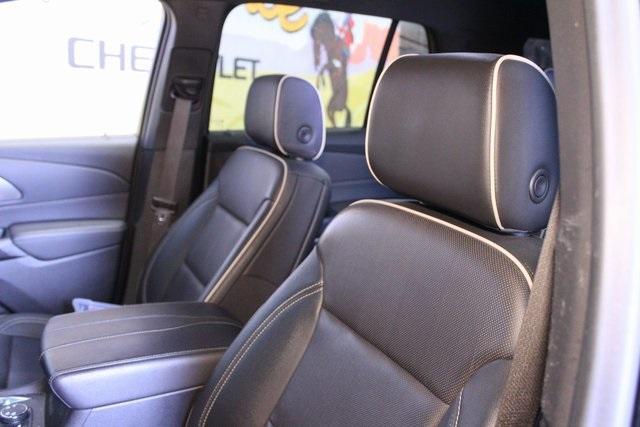 used 2023 Chevrolet Traverse car, priced at $36,900