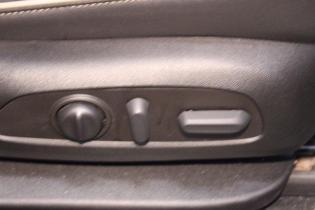 used 2023 Chevrolet Traverse car, priced at $36,900