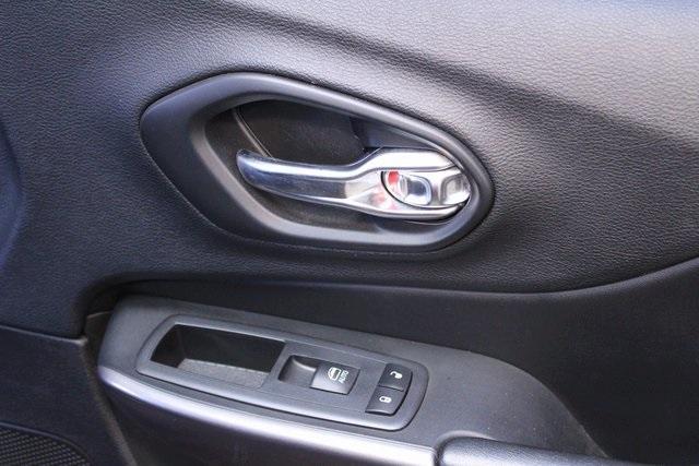 used 2019 Jeep Cherokee car, priced at $18,900