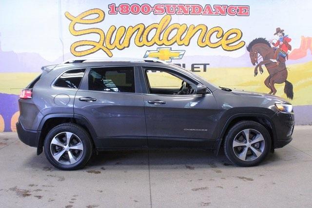 used 2019 Jeep Cherokee car