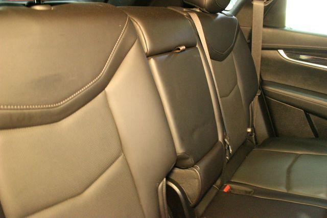 used 2022 Cadillac XT5 car, priced at $27,900