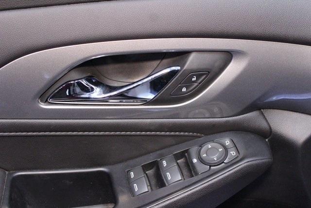 used 2023 Chevrolet Traverse car, priced at $30,900