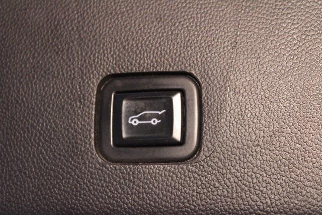 used 2023 Chevrolet Traverse car, priced at $30,900