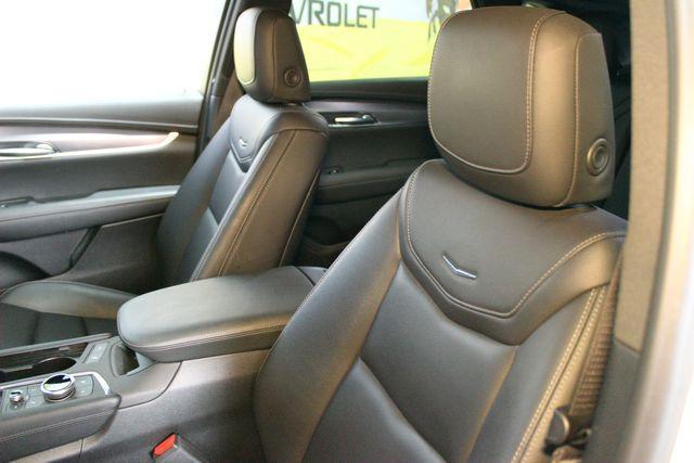 used 2024 Cadillac XT5 car, priced at $31,900