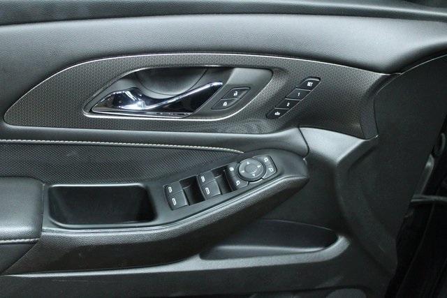 used 2023 Chevrolet Traverse car, priced at $36,900