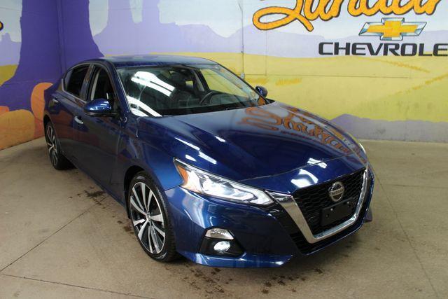 used 2022 Nissan Altima car, priced at $23,900