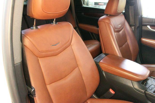used 2022 Cadillac XT5 car, priced at $27,900