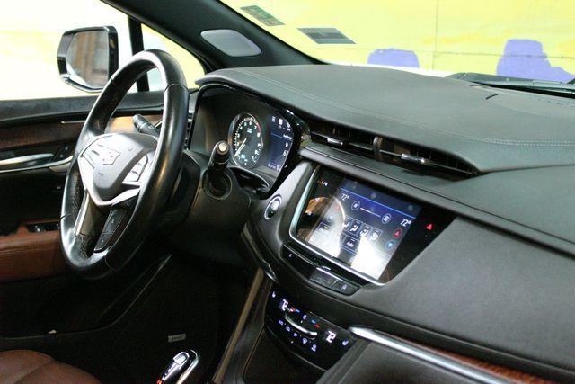 used 2022 Cadillac XT5 car, priced at $27,900