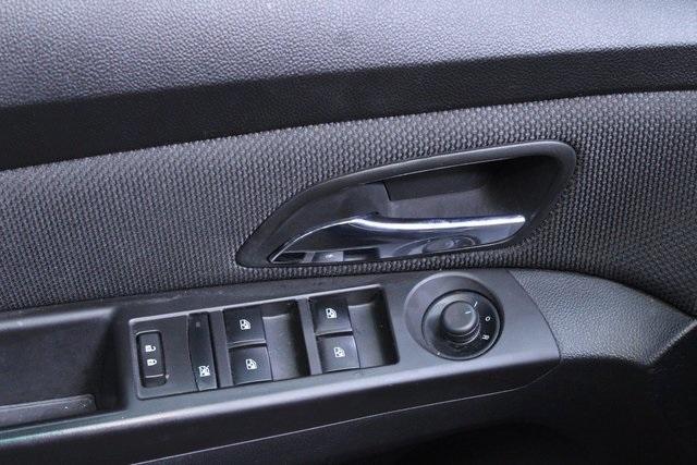 used 2015 Chevrolet Cruze car, priced at $8,900